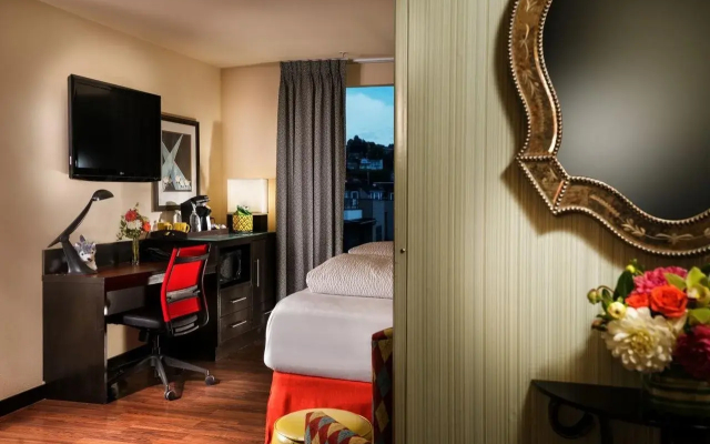 The Maxwell Hotel - A Staypineapple Hotel