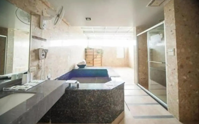 Palm Island Hostel