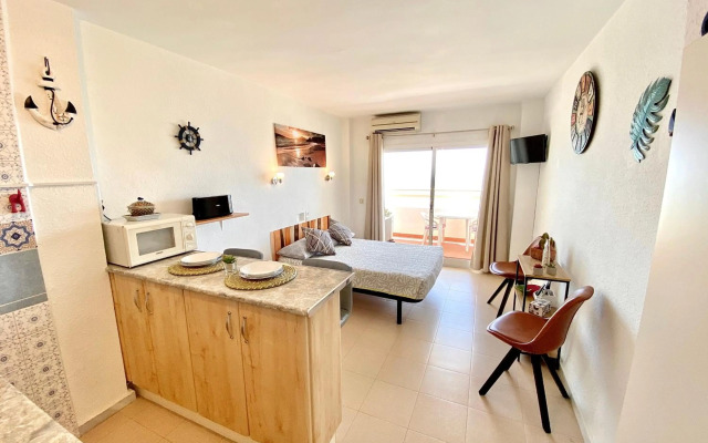 Stylish Fuengirola Studio with Panoramic Sea View