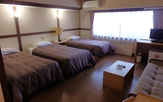 Hotel Biwako Plaza – Guest Rooms – Moriyama