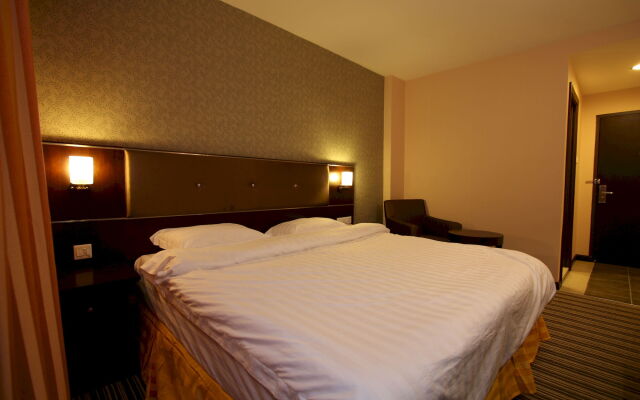 1 City Hotel