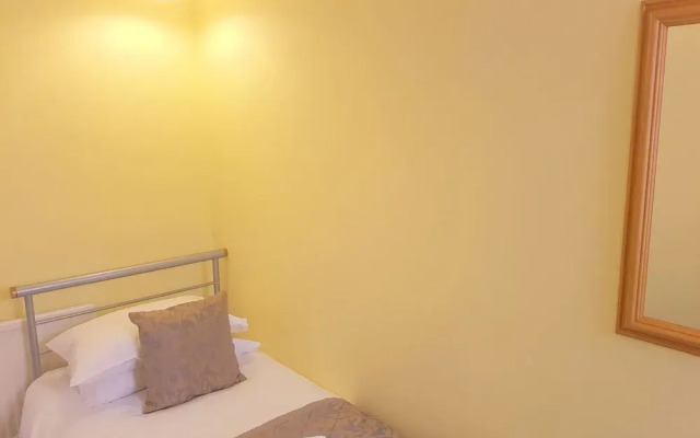 Woodstock Road Apartments (Peymans)