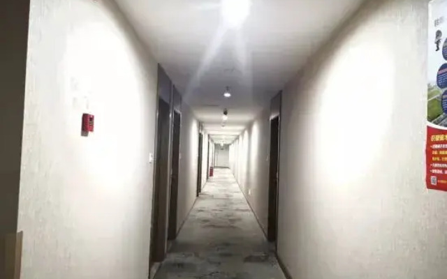 JinLv Hotel (Shanghai Jinshan Petrochemical Weiling Road)