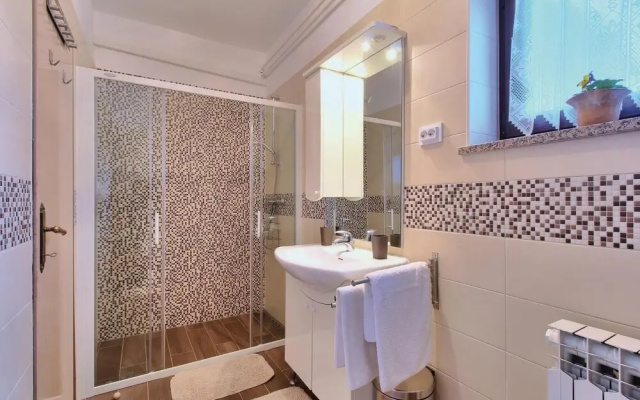 Stunning Home in Porec With Wifi and 3 Bedrooms - Hotel in Porec - Photo 4