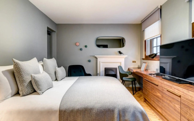 Apex Temple Court Hotel