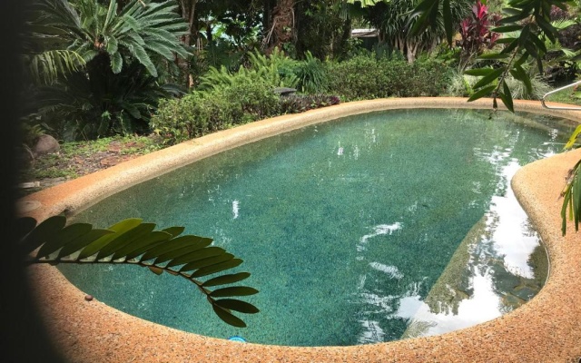 Royal Palm Cottage, Entire two bedroom 2 bathroom house with Pool – Pool – Mission Beach