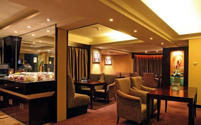 Hotel Royal Suites and Towers