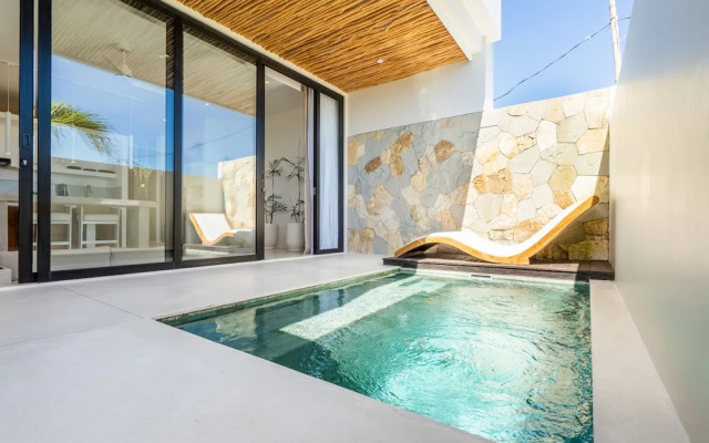 Sore Suites at Pererenan by Betterplace