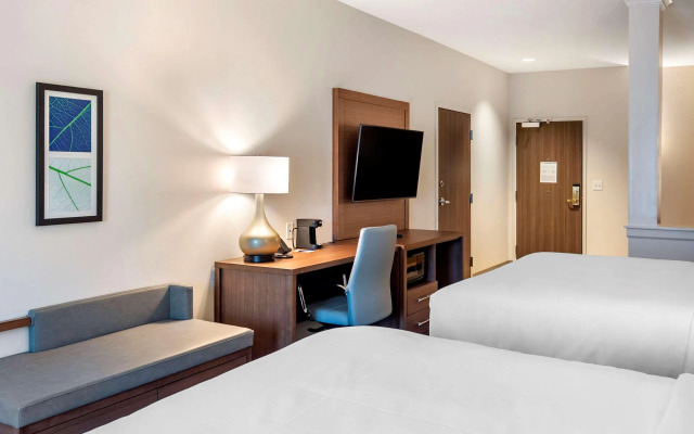 Comfort Suites Grandview - Kansas City