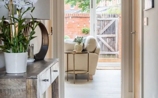 Stylish 3Bd Townhouse In Central Winchester