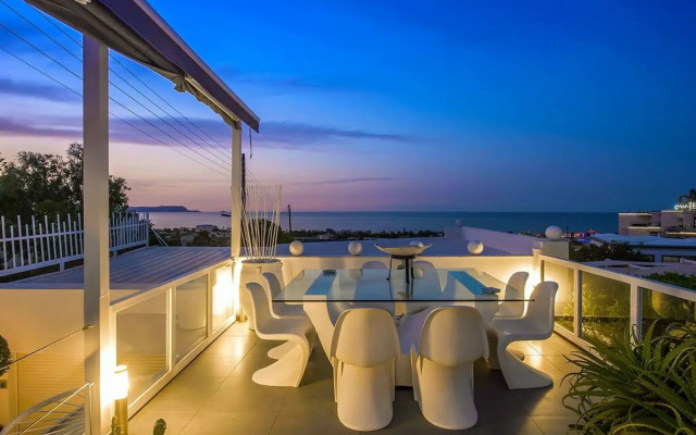 Amazing 4 bedroom villa very close to the beach