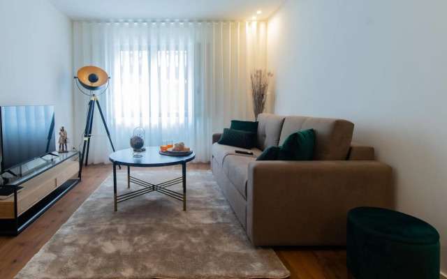 Stunning Apartment w/ Free Parking by LovelyStay