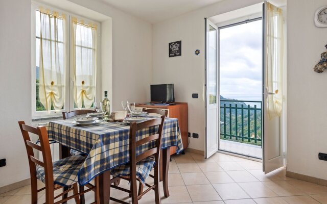Traditional Holiday Home in Moneglia With Private Terrace