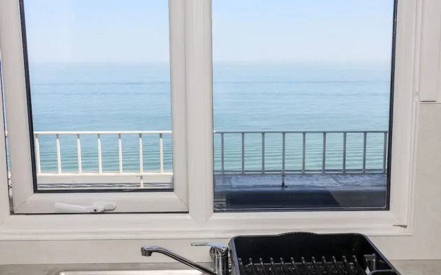 8 Seaview @ Bridlington Bay