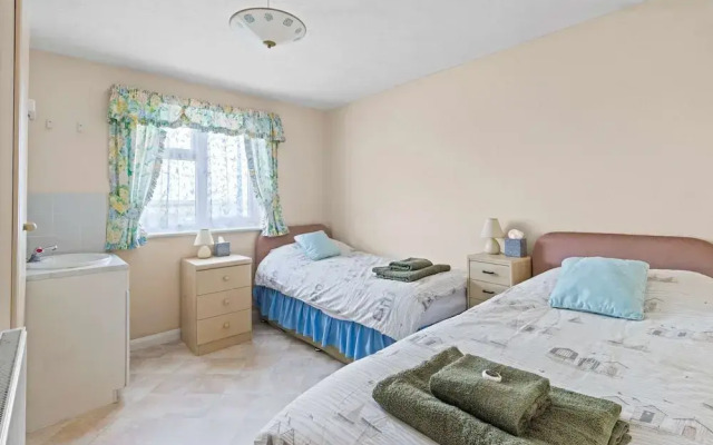 The Coastal Crab - Family-friendly Three-bed Beach House in Pevensey