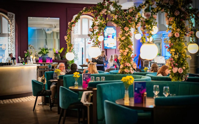 The Clermont London, Victoria