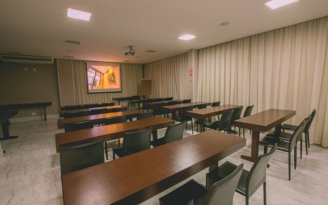 Prado Hotel Business
