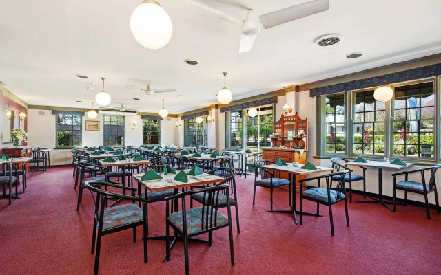 Colonial Terrace Motor Inn