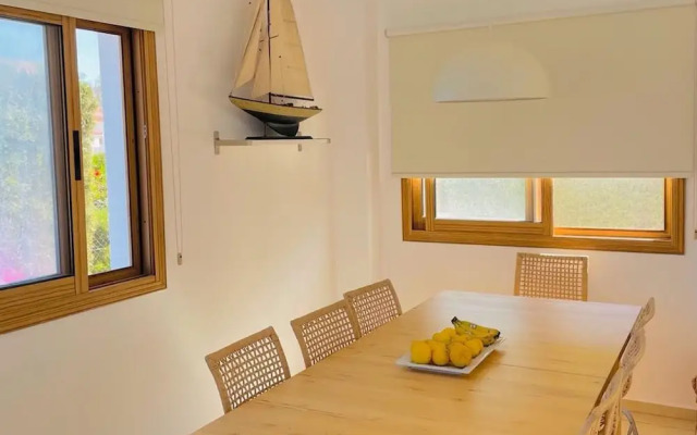Spacious Luxury Private Sea View Villa