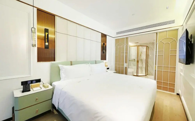 YOHO Resorts World Hotel