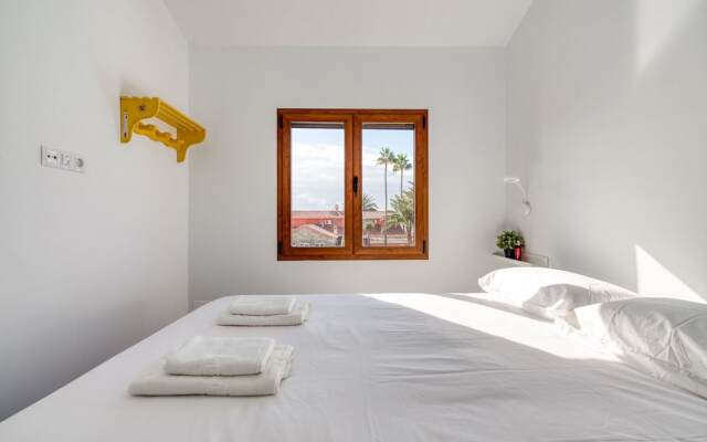 Nice Apartment Swimming Pool, Parking and Terrace
