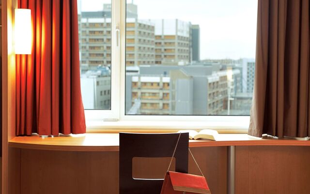 Ibis Asuncion