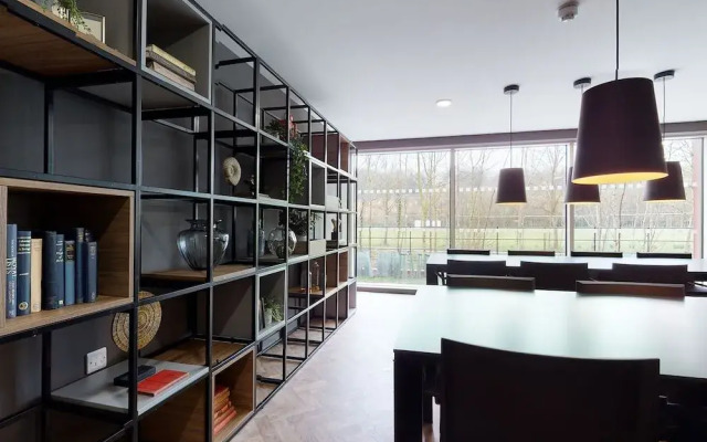 Gorgeous Studios - NEWCASTLE UNDER LYME