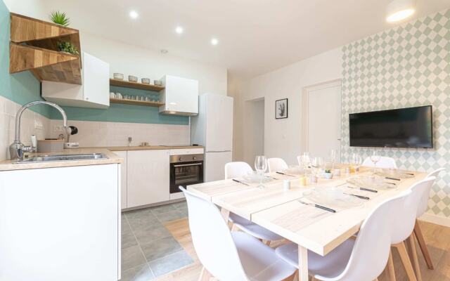 Luminous and Design Appt Close to Paris