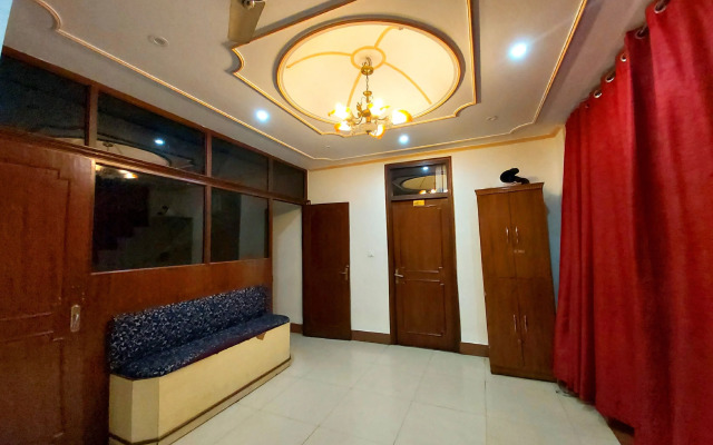 Goroomgo Hotel City Palace Nainital