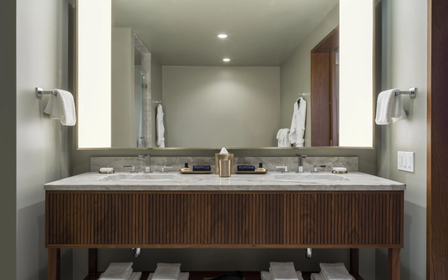 Thompson Palm Springs, by Hyatt