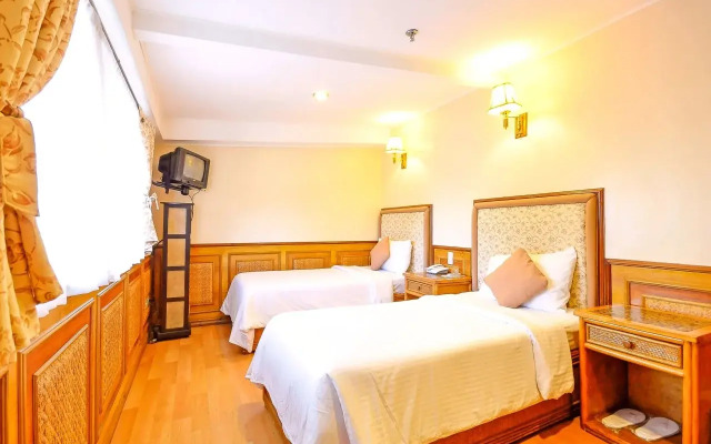 Red Coconut Beach Hotel