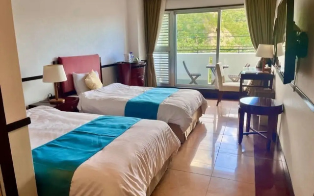 Hundred Days Hotel