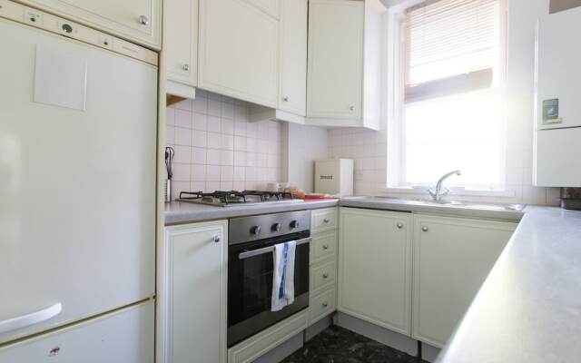 Bright 2BR Flat in St. Katharine's Docks