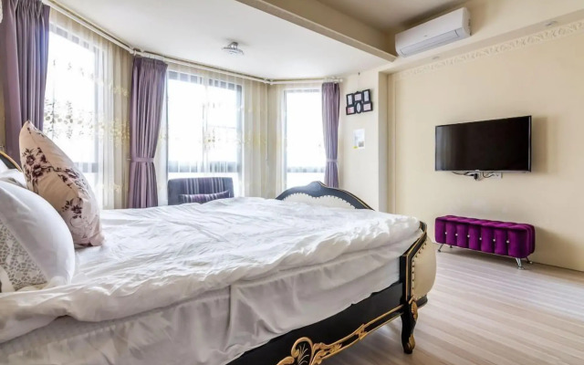 Lucent Bed & Breakfast