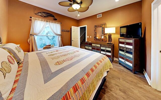 Selleck Condo by RedAwning