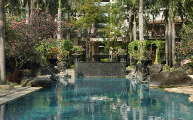 Novotel Surabaya - Hotel & Suites