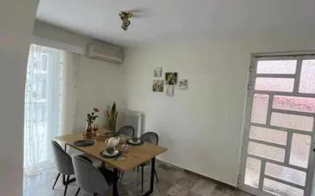 Top roof appartment Oropos 5' beach