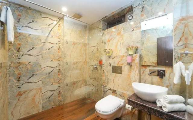 Hotel Glenroy By DLS Hotels