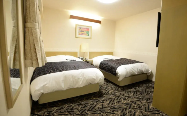 Apa Hotel Isehara-Ekimae