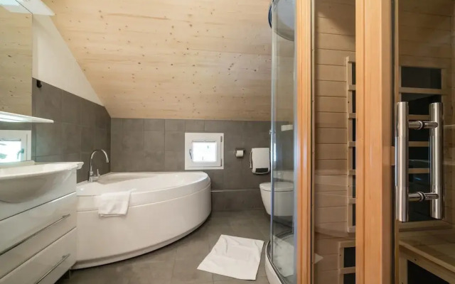 Amazing Chalet With Sauna