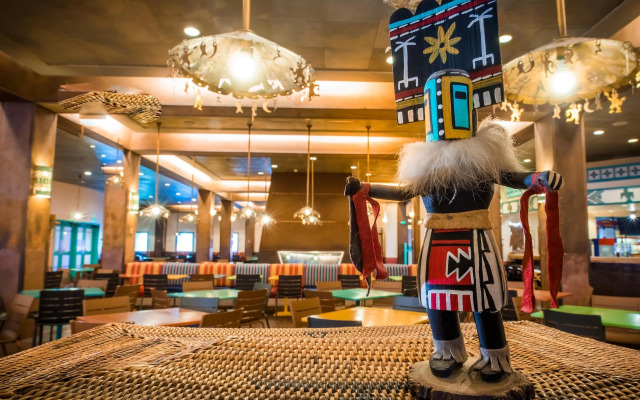 Отель Disney Hotel Santa Fe