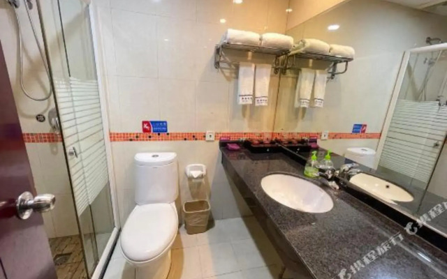 Kaili New Century Hotel (Grand Cross of International Trade Shopping Center)