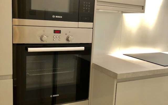 Victoria Station Apartment