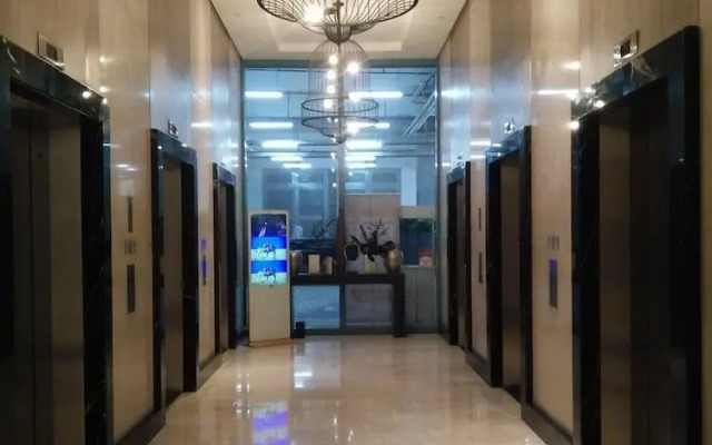 Luxury 2BR in Uptown Bgc, Free Pool use