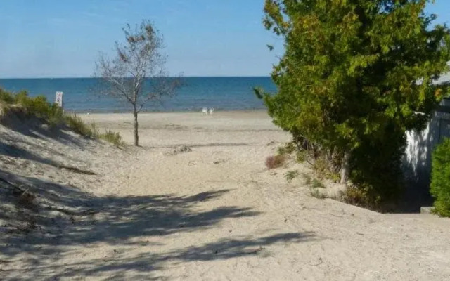Oasis by the Bay Vacation Suites