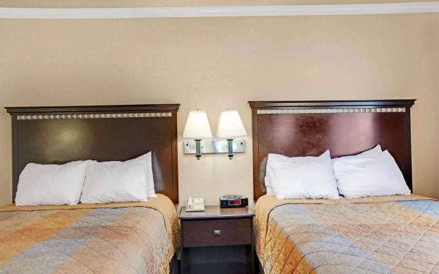 Super 8 By Wyndham Berkeley
