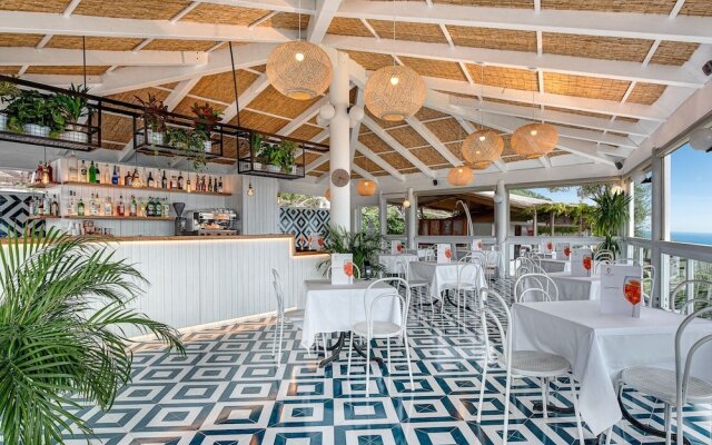 Blue-wave Experience Resort