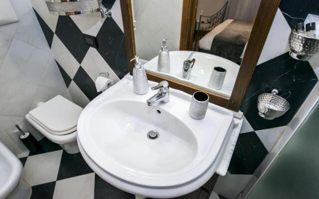 Vicolo dell'Aquila- Residenze Romanae