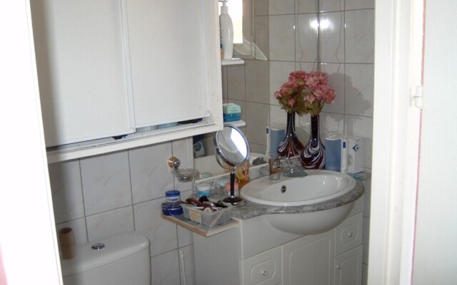 House With 2 Bedrooms in Leucate, With Enclosed Garden