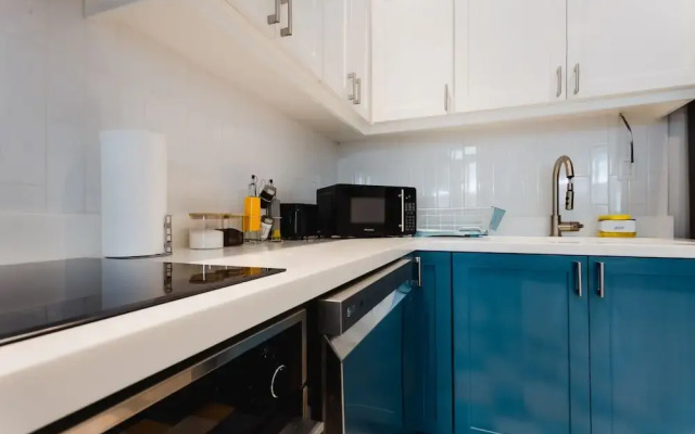 w Awesome 1BR w Balcony in Panama